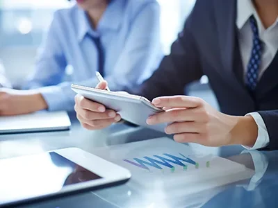 Het is veilig om gezien te worden in reflecterende veiligheidskleding