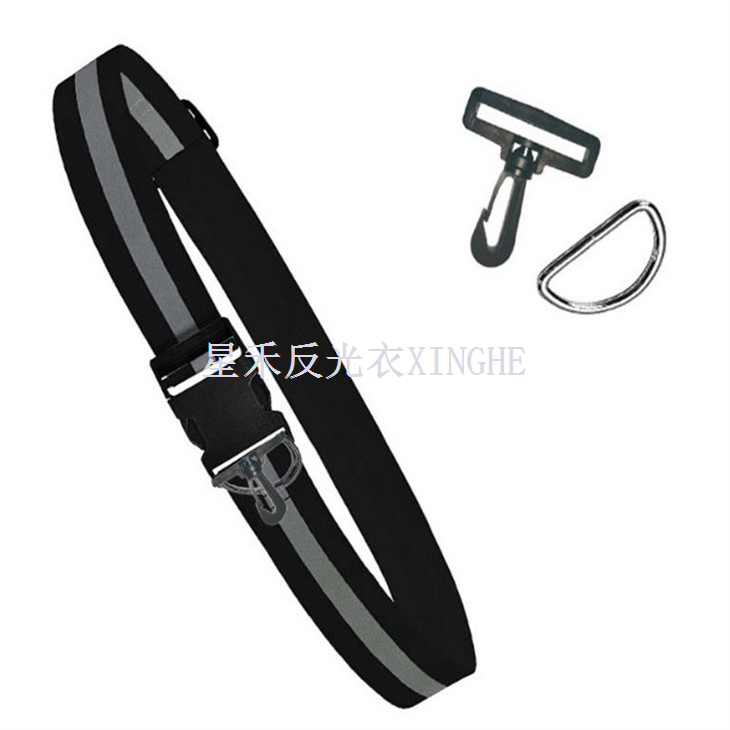 Reflecterende elastische riem of sjerp, gloedriem in militaire erfgoedstijl, verstelbaar