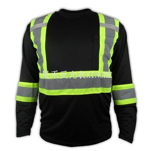 Zwart veiligheidsshirt met hoge zichtbaarheid